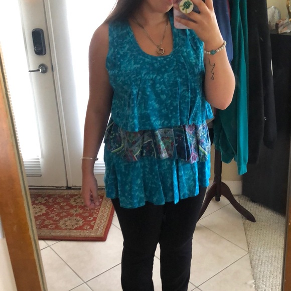 Sleeveless blouse - Picture 2 of 2